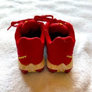 Nike vapor boys molded baseball cleats.  Great condition.  Size 13c